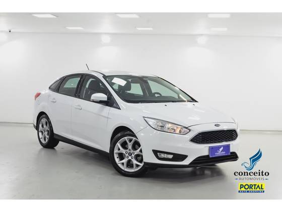 FORD FOCUS 2.0 SE FASTBACK 16V FLEX 4P POWERSHIFT